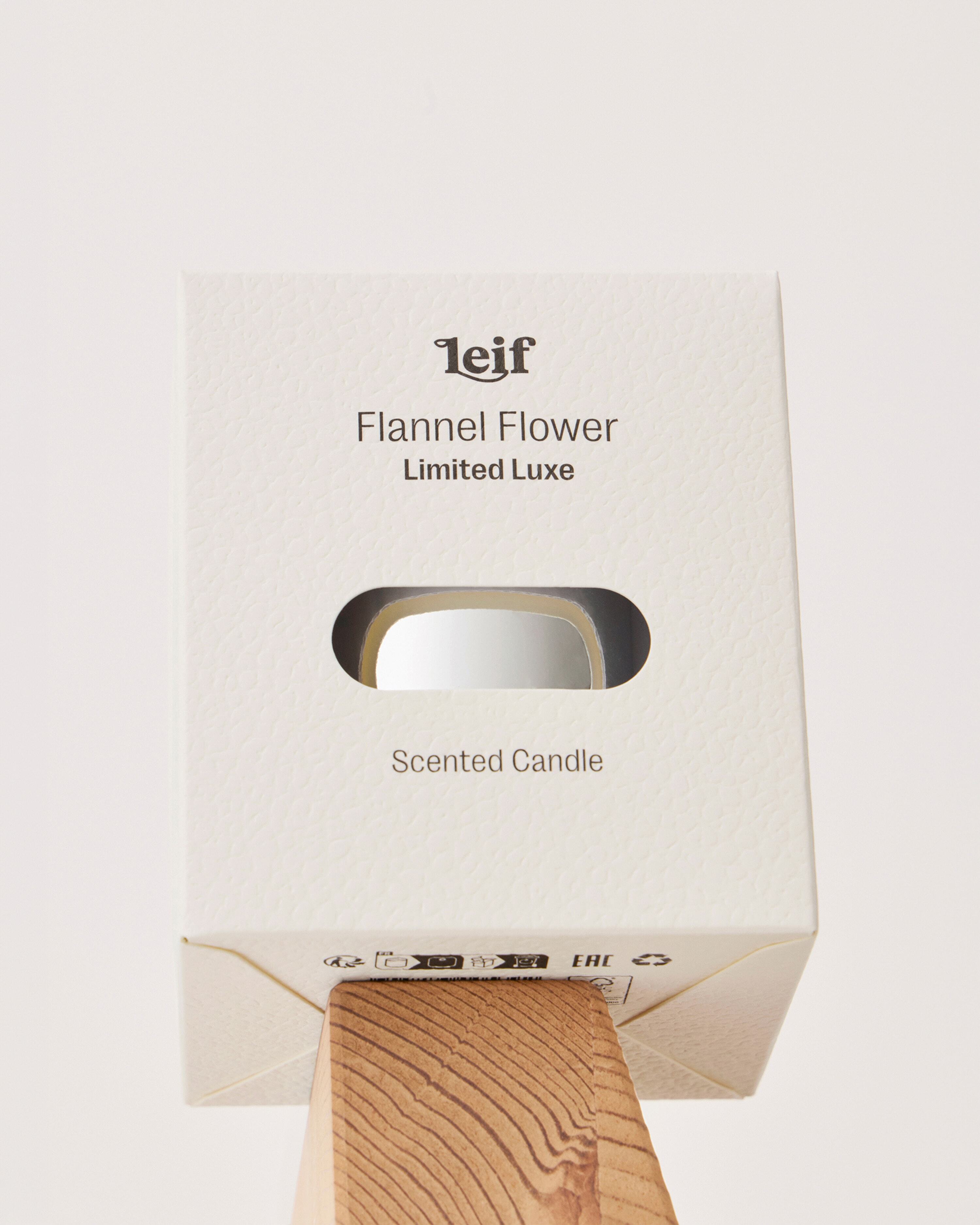 Limited Luxe: Flannel Flower Candle